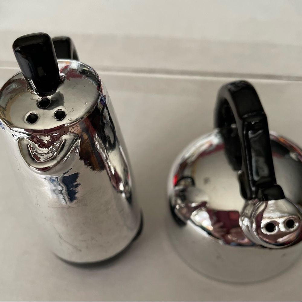 Salt and Pepper shaker set